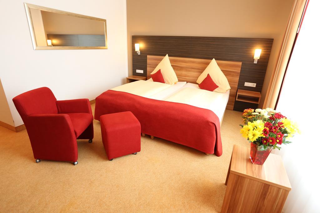 Hotel Sittardsberg ดุยส์บูร์ก ภายนอก รูปภาพ