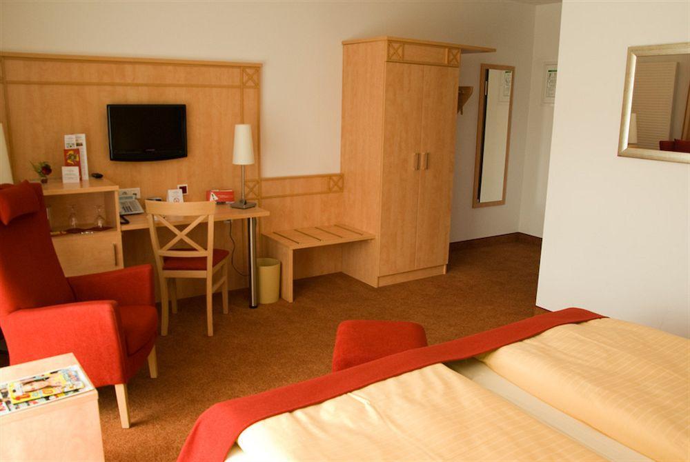 Hotel Sittardsberg ดุยส์บูร์ก ภายนอก รูปภาพ