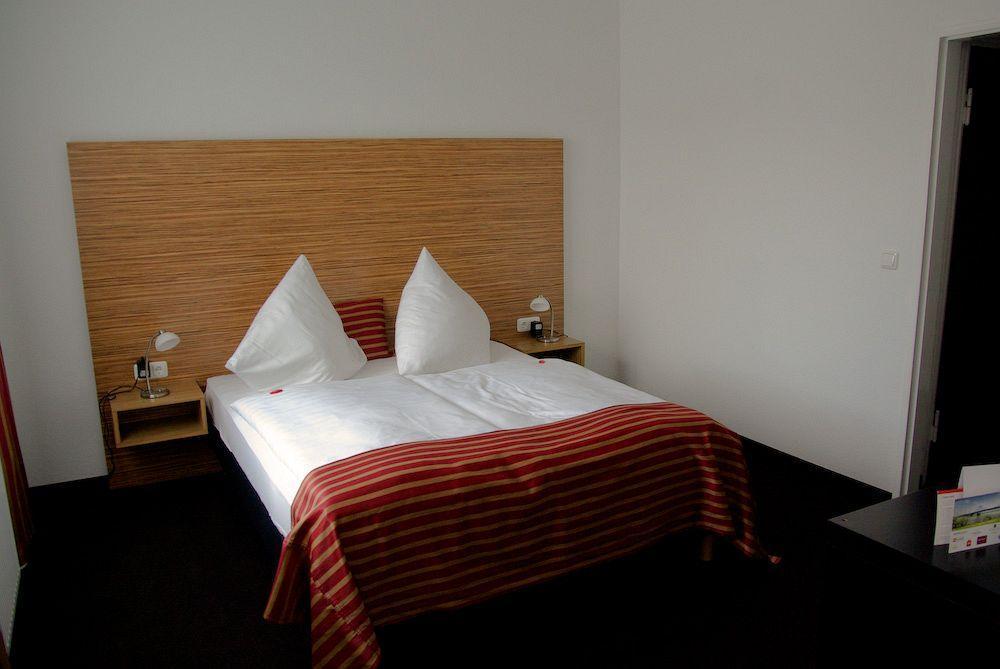 Hotel Sittardsberg ดุยส์บูร์ก ภายนอก รูปภาพ