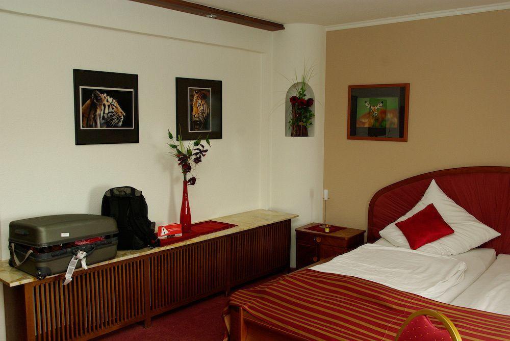 Hotel Sittardsberg ดุยส์บูร์ก ภายนอก รูปภาพ