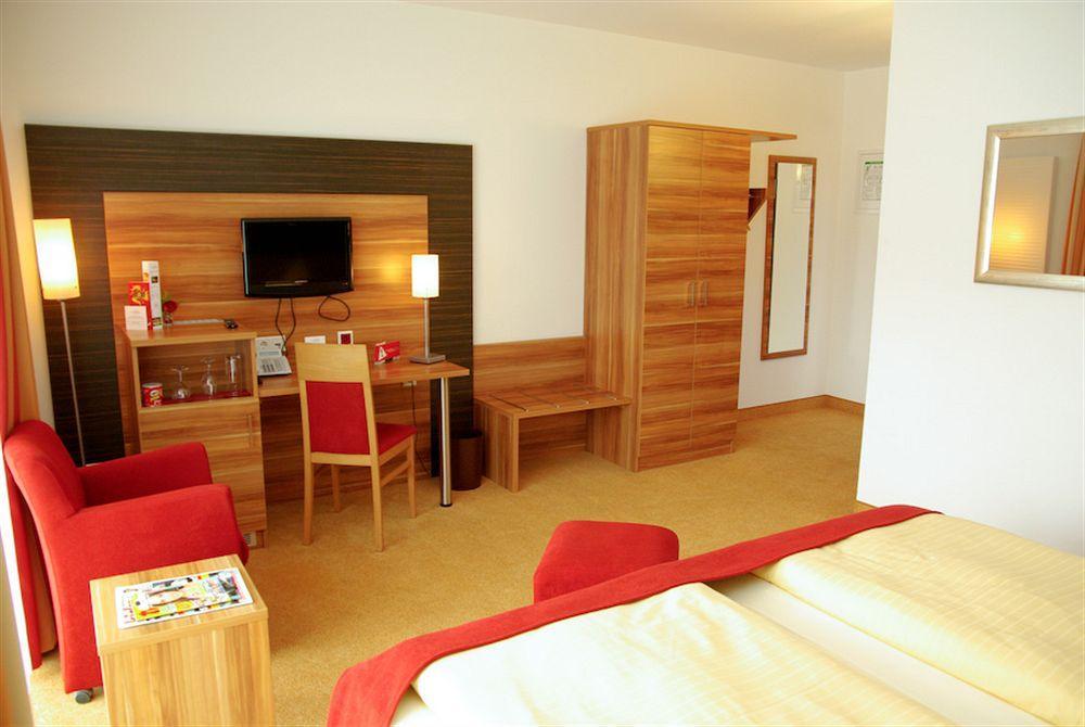 Hotel Sittardsberg ดุยส์บูร์ก ภายนอก รูปภาพ