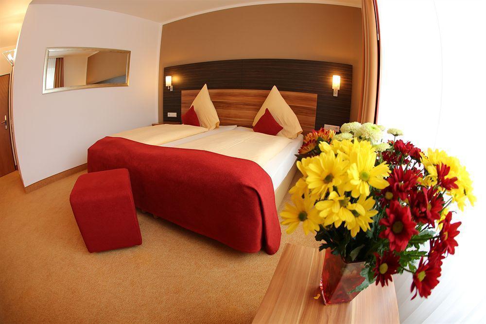 Hotel Sittardsberg ดุยส์บูร์ก ภายนอก รูปภาพ