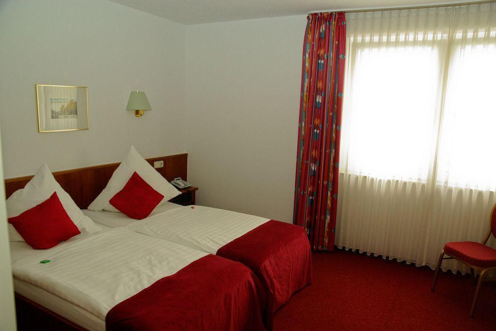 Hotel Sittardsberg ดุยส์บูร์ก ภายนอก รูปภาพ